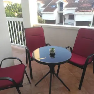 valentina-1.hotelinzadar.com/