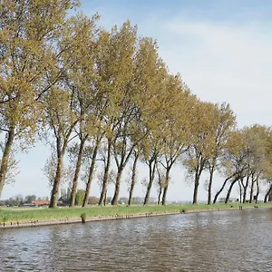  Botel Houseboat Tiny Griffin België